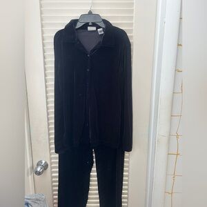 Villager Liz Claiborne pajama set